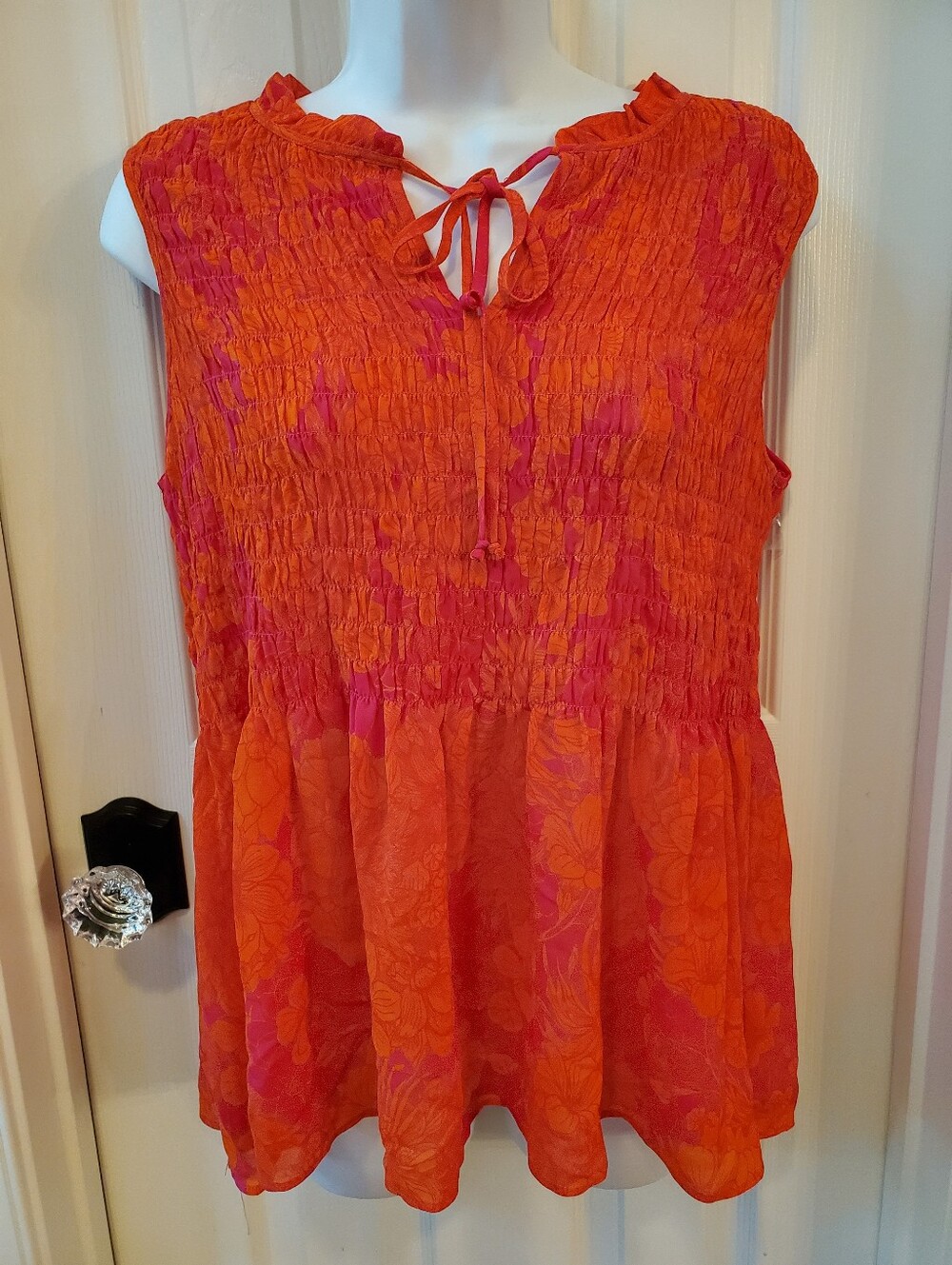 Rose + Olive - Pink & Orange- Floral Sleeveless - Smocked Blouse- Sz. M